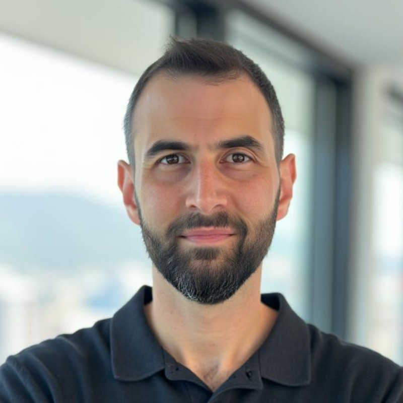 Tamir Davidoff headshot